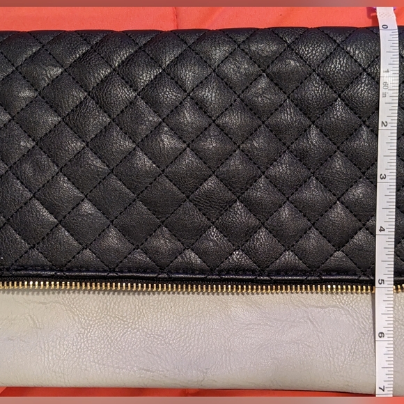 EUC Icing black and grey clutch - Picture 4 of 8